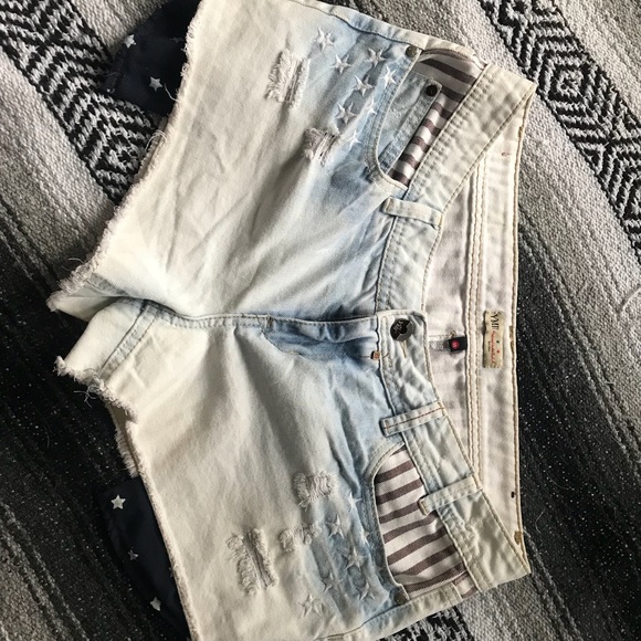 Stars and Stripes shorts - Picture 1 of 3